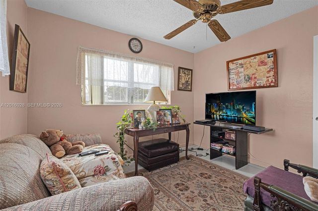 10565 SW 156th Ln, Miami, FL 33157