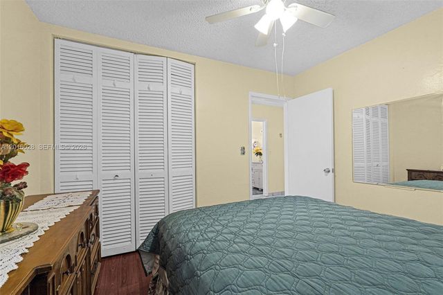 10565 SW 156th Ln, Miami, FL 33157