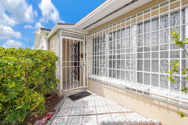 10565 SW 156th Ln, Miami, FL 33157