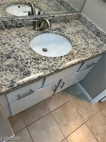 4805 Nara Vista Way 201, Las Vegas, NV 89103