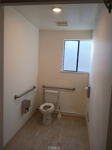 8624 Wilshire Boulevard, Beverly Hills, CA 90211