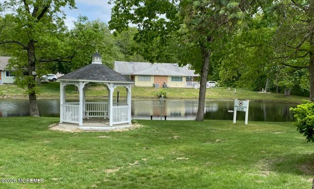 5 West Lake Drive A, Manchester, NJ 08759