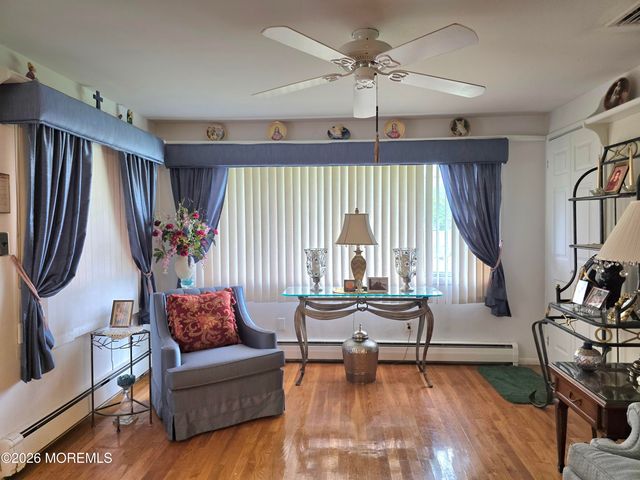 5 West Lake Drive A, Manchester, NJ 08759