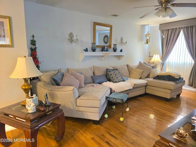 5 West Lake Drive A, Manchester, NJ 08759