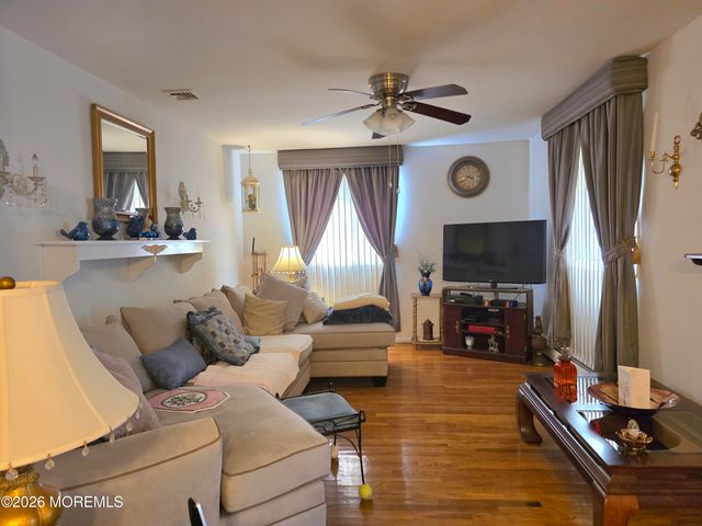 5 West Lake Drive A, Manchester, NJ 08759