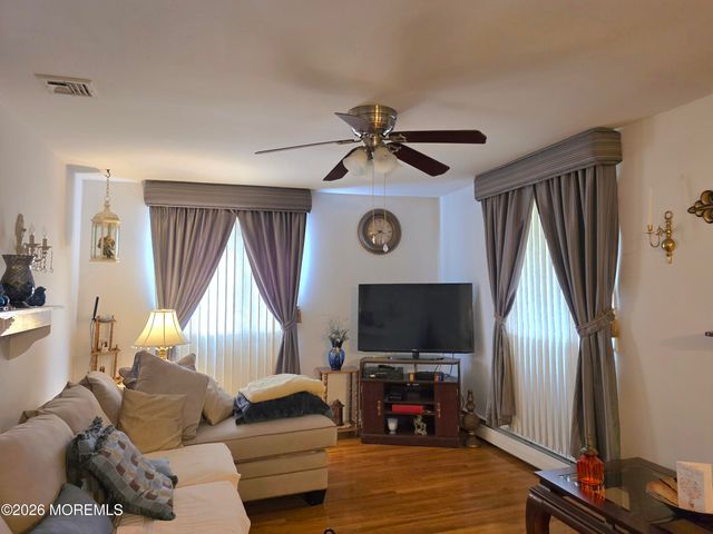 5 West Lake Drive A, Manchester, NJ 08759