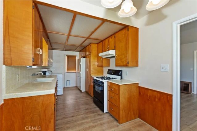 12125 Maryvine, El Monte, CA 91732