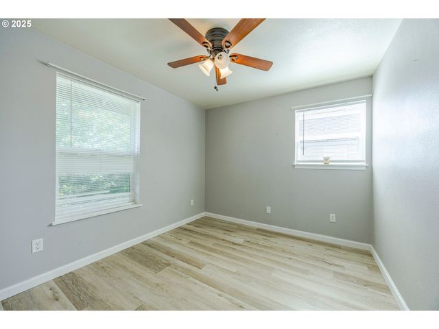 3214 CORALY Ave, Eugene, OR 97402