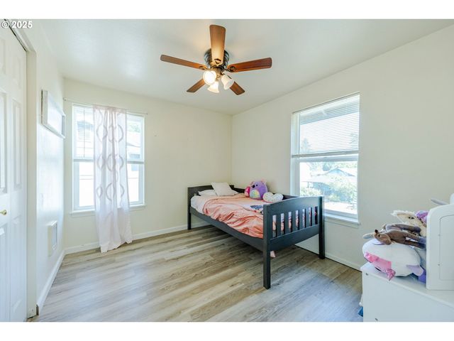 3214 CORALY Ave, Eugene, OR 97402