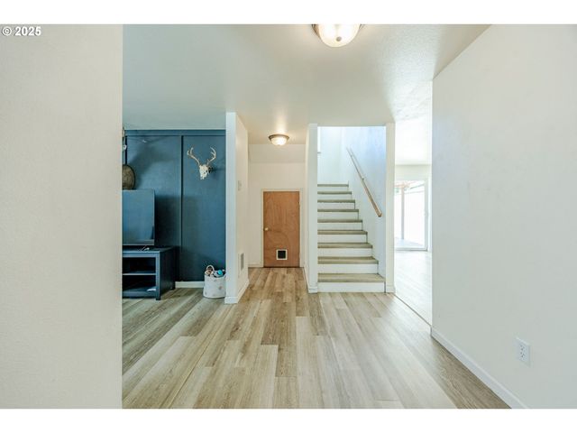 3214 CORALY Ave, Eugene, OR 97402
