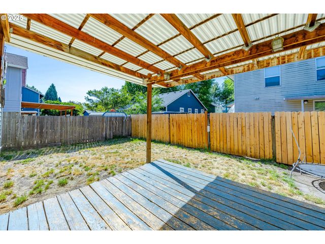 3214 CORALY Ave, Eugene, OR 97402