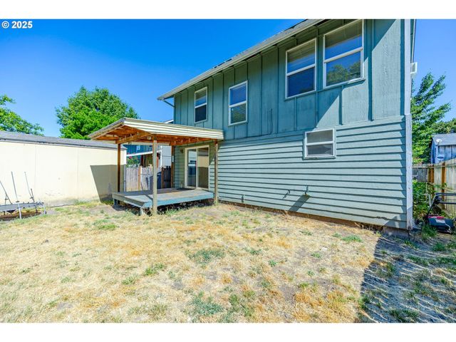 3214 CORALY Ave, Eugene, OR 97402