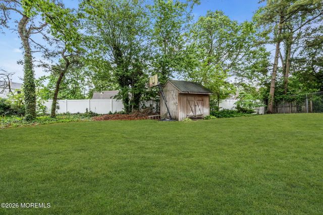 96 Yellowbank Road, Toms River, NJ 08753