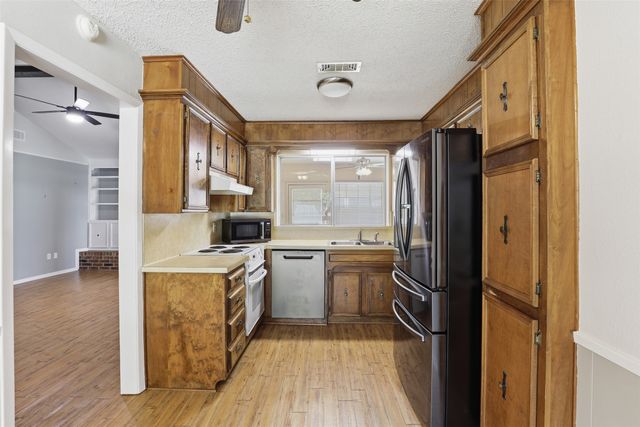1323 Hemphill Drive, Cleburne, TX 76033