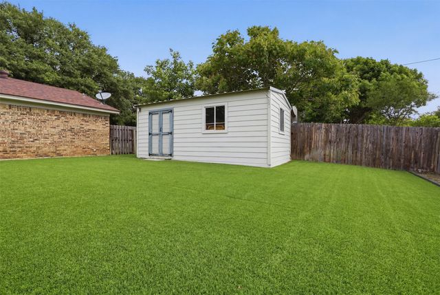 1323 Hemphill Drive, Cleburne, TX 76033