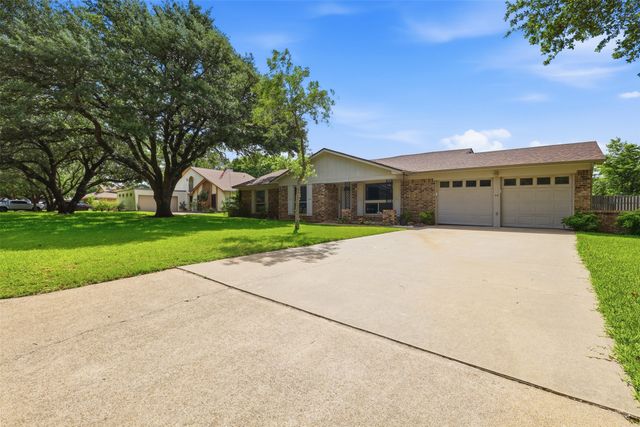1323 Hemphill Drive, Cleburne, TX 76033