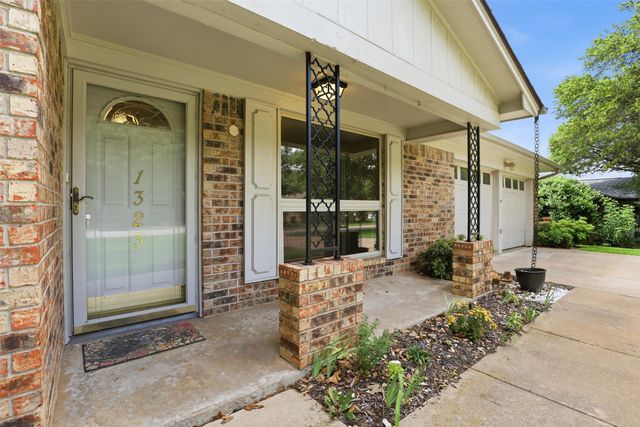 1323 Hemphill Drive, Cleburne, TX 76033