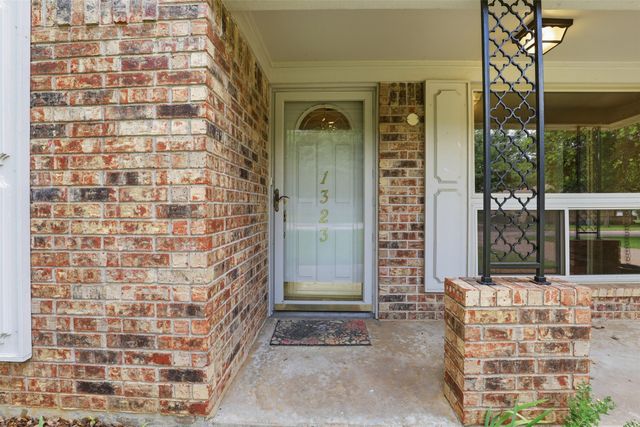 1323 Hemphill Drive, Cleburne, TX 76033