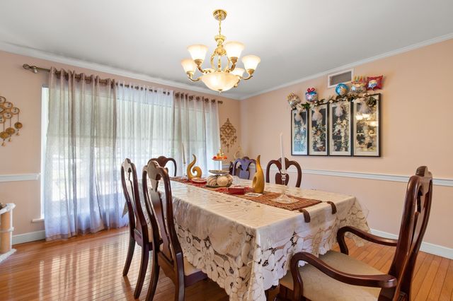 159 Braemoor Rd, Brockton, MA 02301