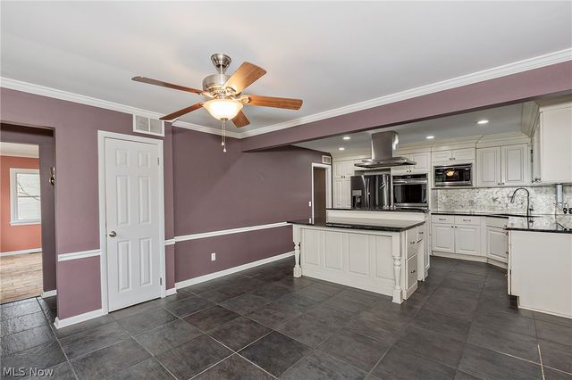 1 Deerfield Drive, Chagrin Falls, OH 44022