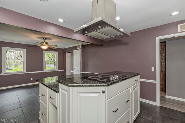 1 Deerfield Drive, Chagrin Falls, OH 44022