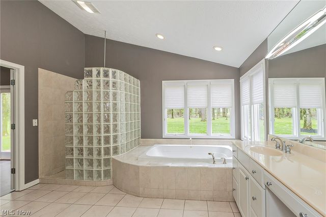 1 Deerfield Drive, Chagrin Falls, OH 44022