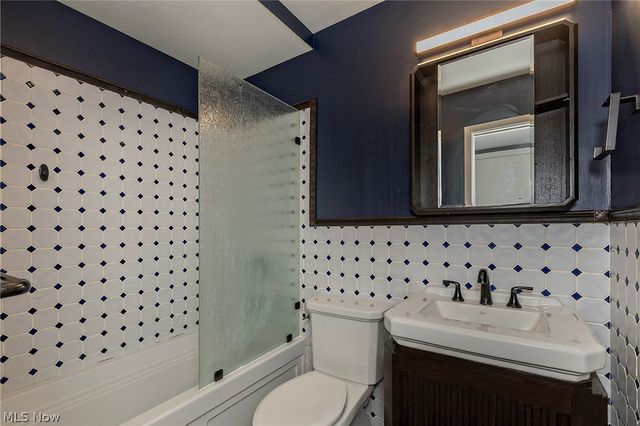 1 Deerfield Drive, Chagrin Falls, OH 44022