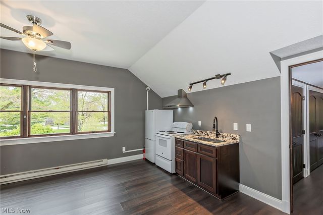 1 Deerfield Drive, Chagrin Falls, OH 44022