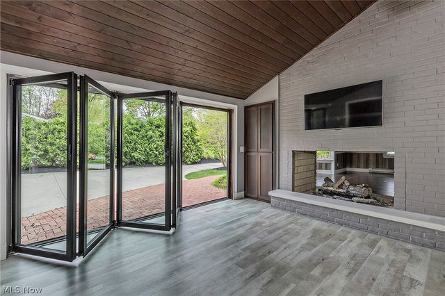 1 Deerfield Drive, Chagrin Falls, OH 44022