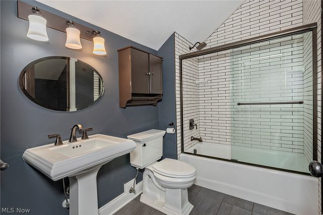 1 Deerfield Drive, Chagrin Falls, OH 44022