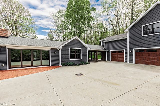 1 Deerfield Drive, Chagrin Falls, OH 44022