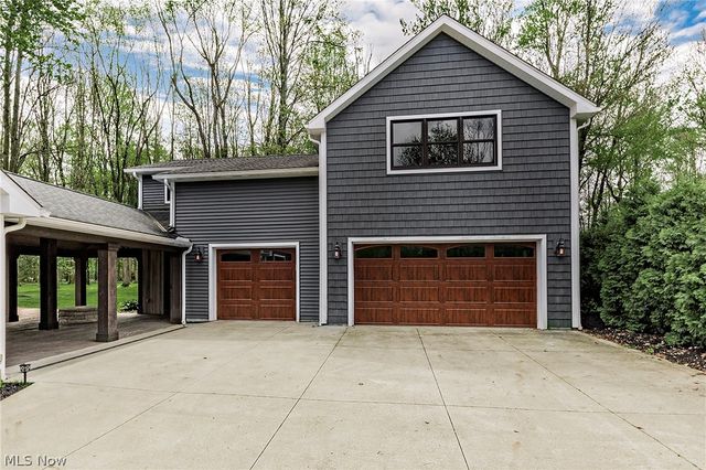 1 Deerfield Drive, Chagrin Falls, OH 44022