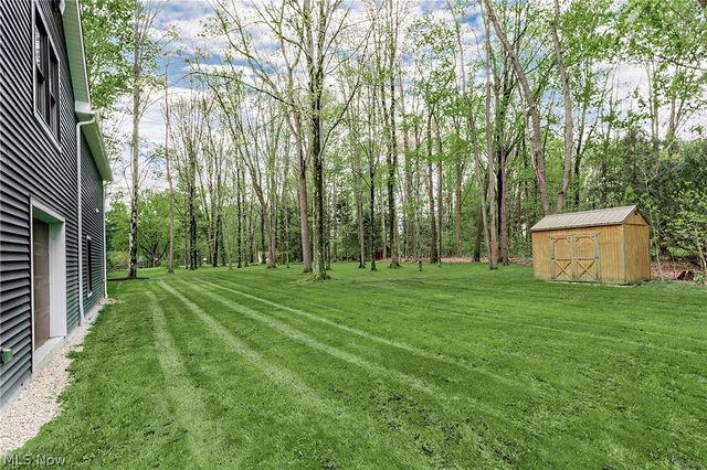 1 Deerfield Drive, Chagrin Falls, OH 44022