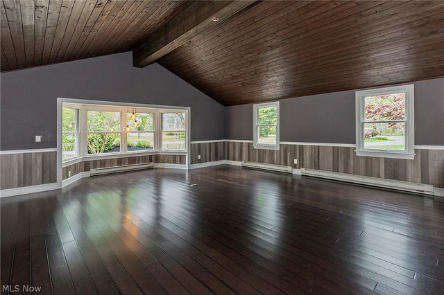 1 Deerfield Drive, Chagrin Falls, OH 44022