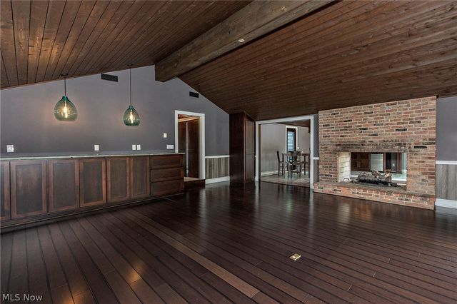 1 Deerfield Drive, Chagrin Falls, OH 44022