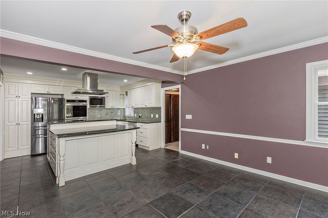 1 Deerfield Drive, Chagrin Falls, OH 44022