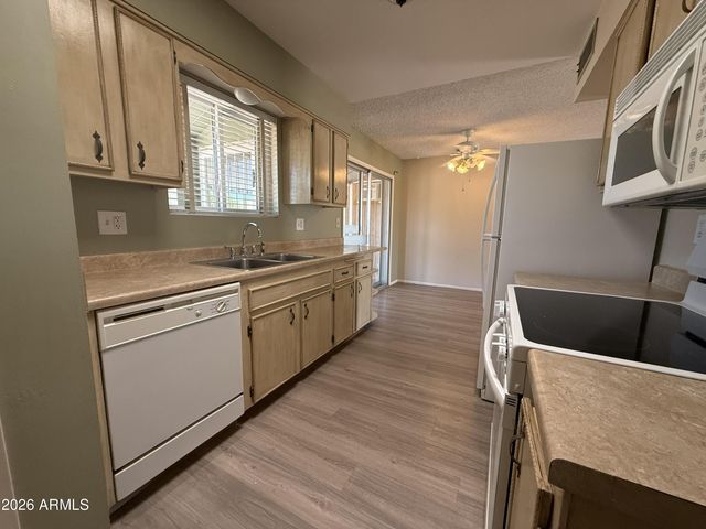 10346 W MOUNTAIN VIEW Road, Sun City, AZ 85351