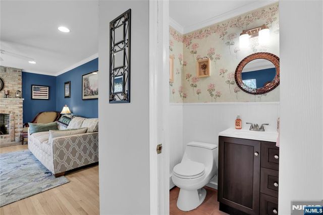 1 Sylvan Court, Pequannock Township, NJ 07444