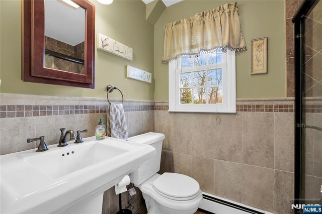 1 Sylvan Court, Pequannock Township, NJ 07444
