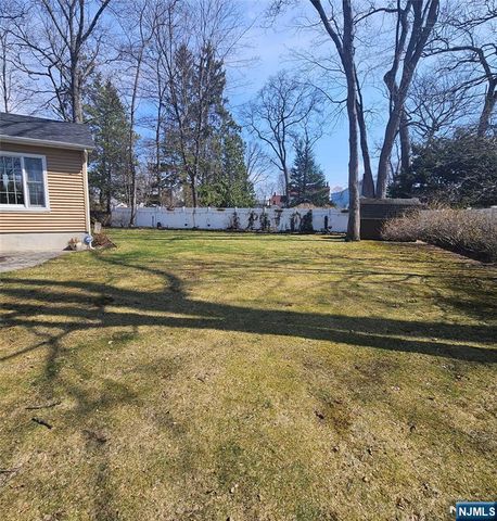 1 Sylvan Court, Pequannock Township, NJ 07444
