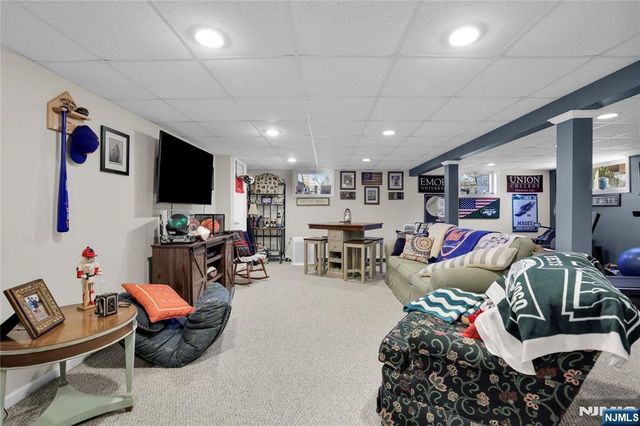 1 Sylvan Court, Pequannock Township, NJ 07444