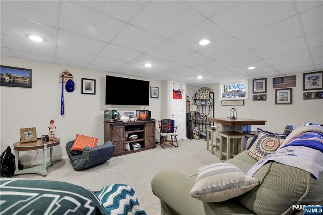 1 Sylvan Court, Pequannock Township, NJ 07444