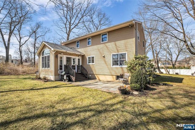 1 Sylvan Court, Pequannock Township, NJ 07444