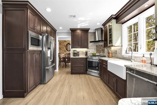 1 Sylvan Court, Pequannock Township, NJ 07444