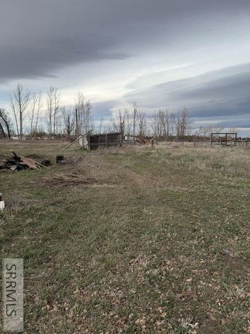 255 S 900 W, Blackfoot, ID 83221