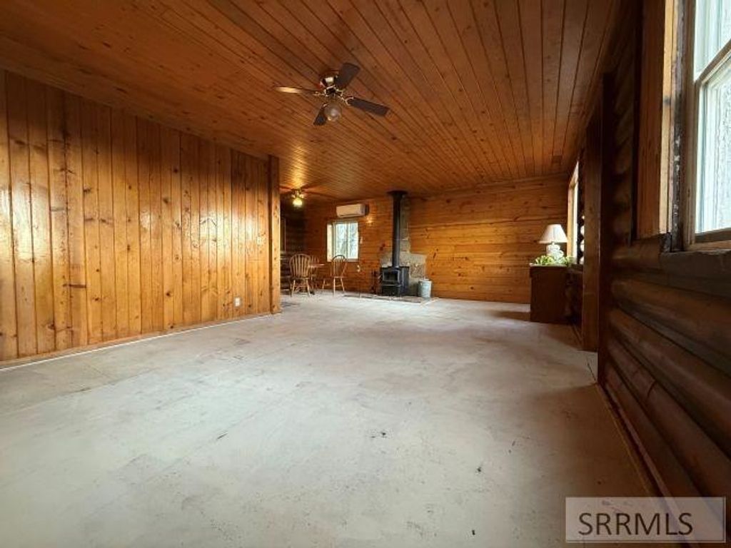 Image 5 of property listing at 255 S 900 W, Blackfoot, ID 83221