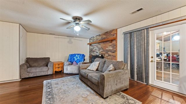 1404 Daline Street, Springdale, AR 72762