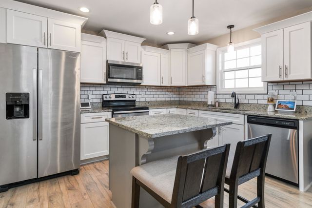 705 Banister Dr, Clarksville, TN 37042