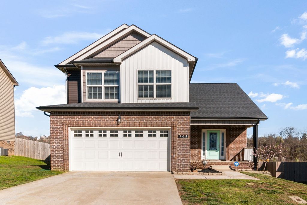 705 Banister Dr, Clarksville, TN 37042