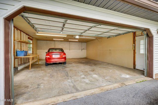 1102 Miller Drive, Jonesborough, TN 37659
